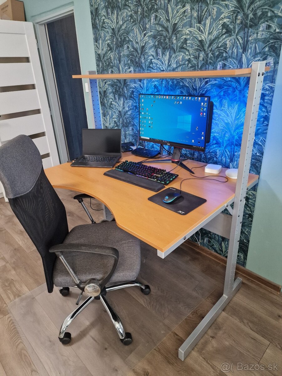 Masivny PC / Kancelarsky stol