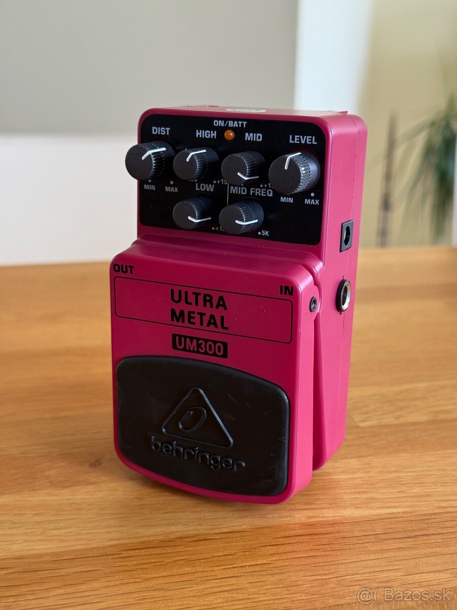 Behringer Skresľovací pedál