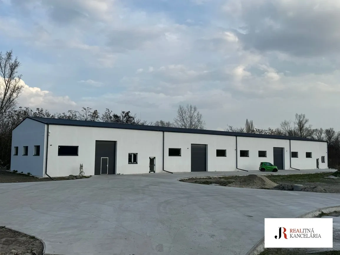 TOP príležitosť v Komárne–Exkluzívne murované haly 1000 m2