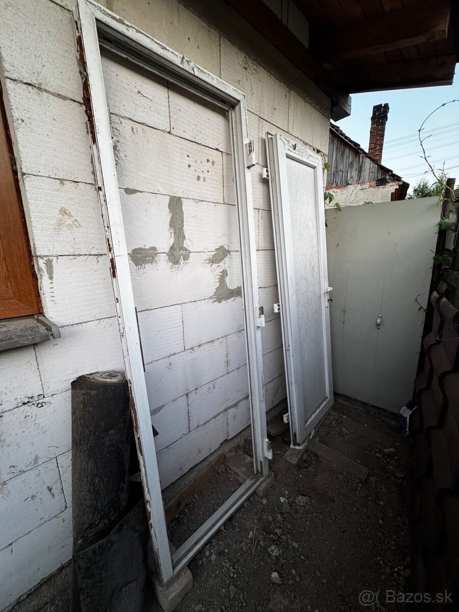 Plastové dvere exteriérové