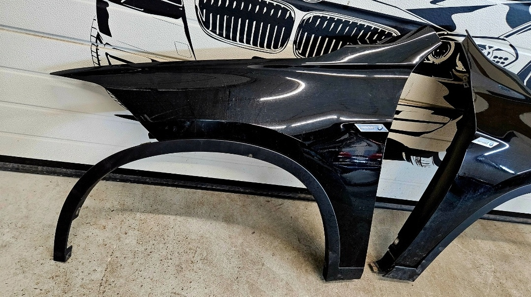 x1 F48 BMW naraznik zadný blatnik pravy motor