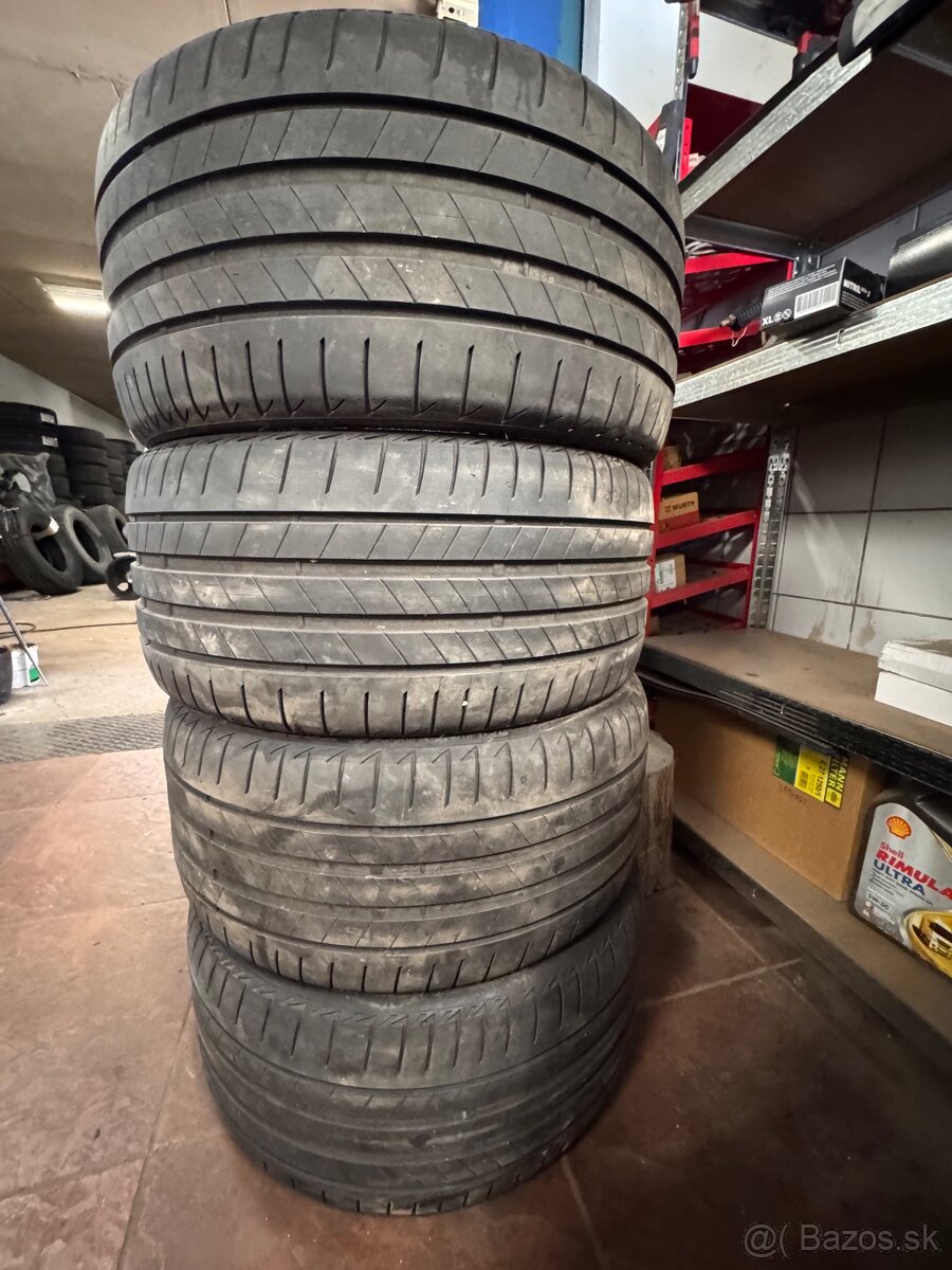 255/30 R20 Bridgestone