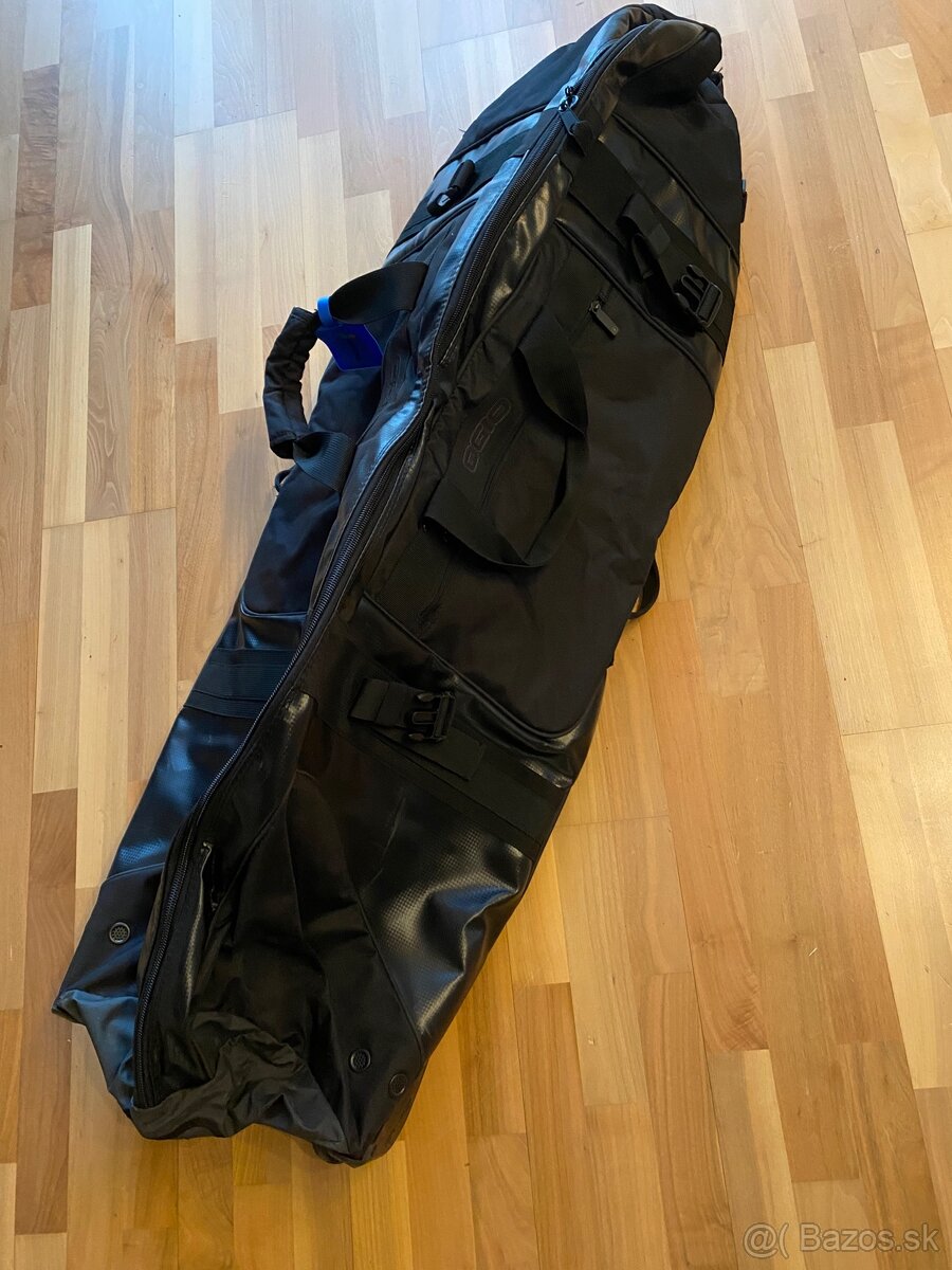 Golfovy cestovny bag