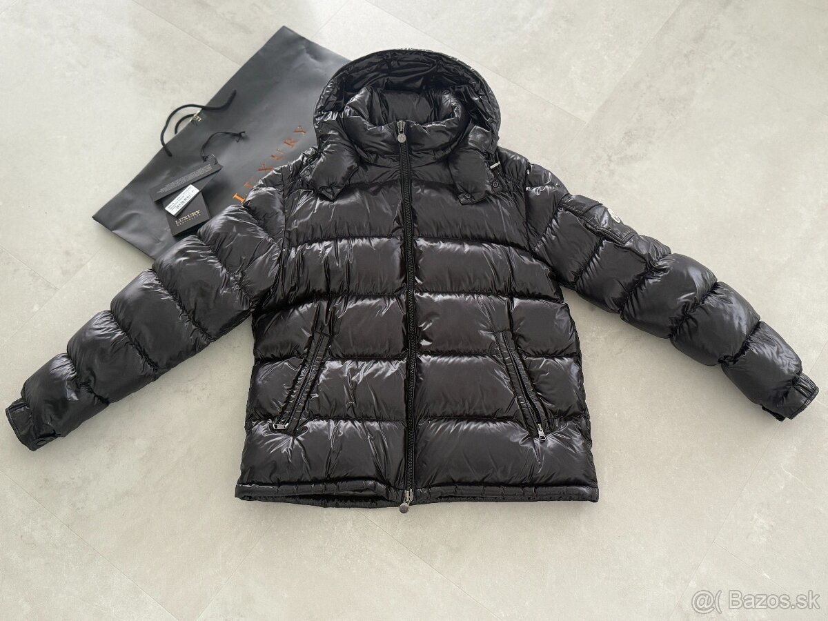 PREDÁM takmer novú zimnú bundu Moncler Maya Giubbot TG 6