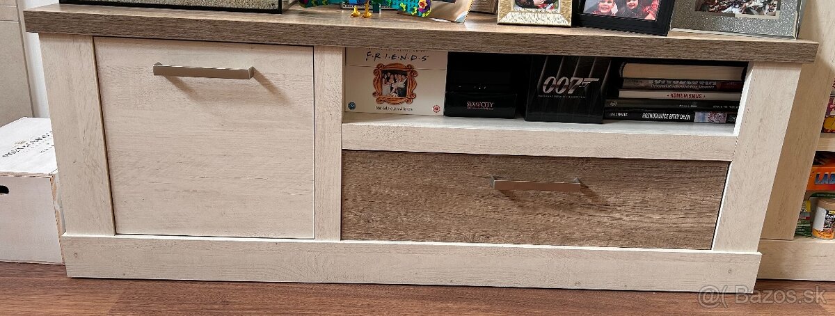 Skrinka pod televízor DURO