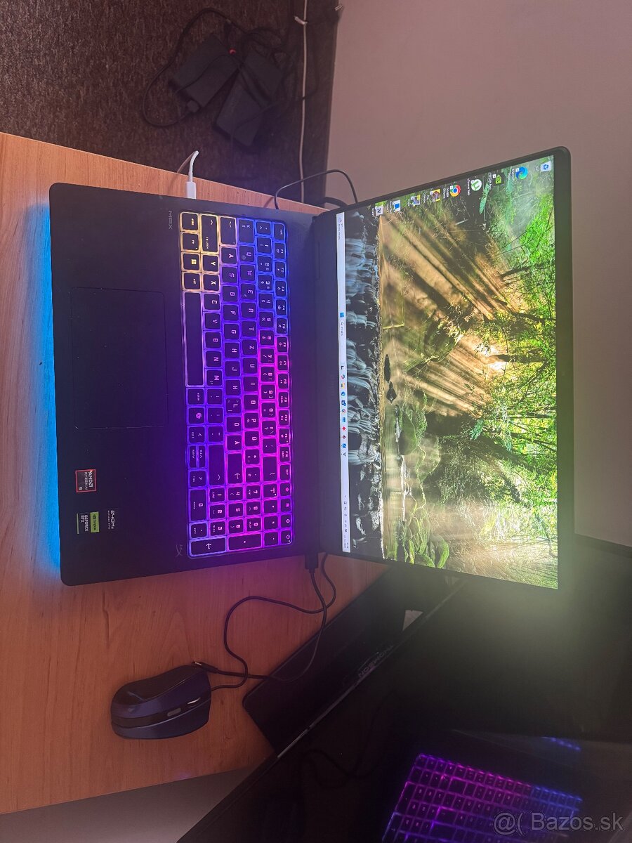 ZNÍŽENÁ CENA Herný notebook z podporou AI