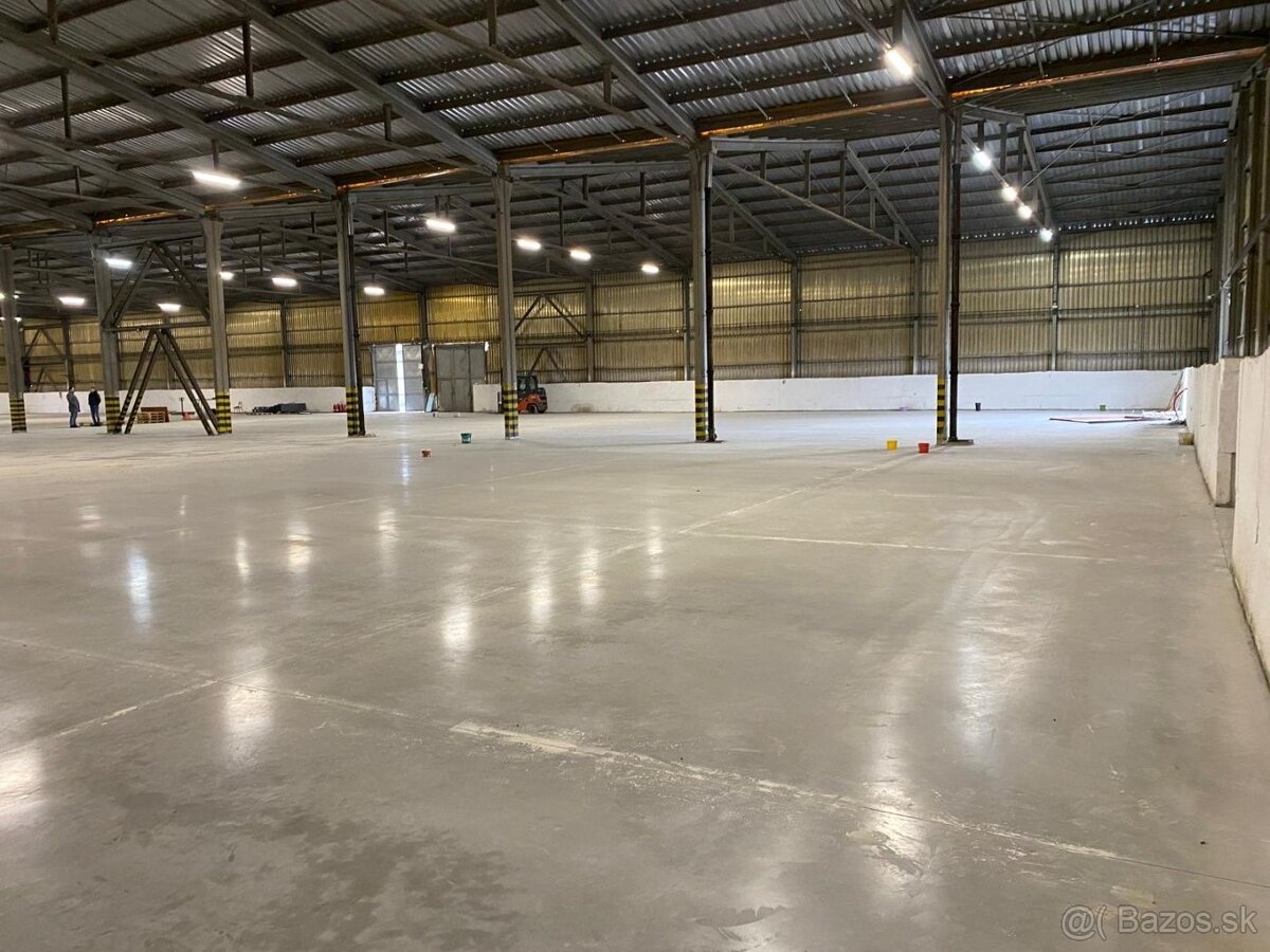 Skladová hala 3900 m2 na prenájom Trnava, Zavar