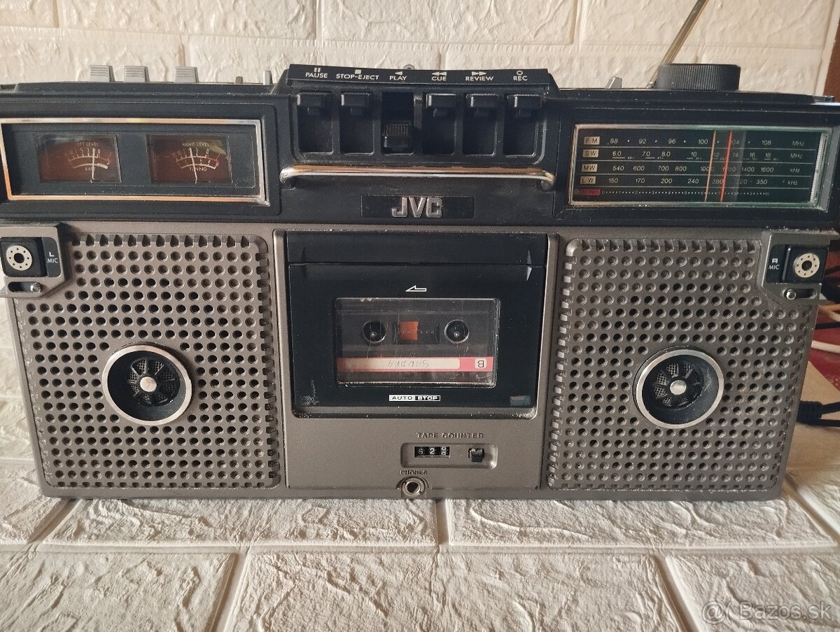 JVC.