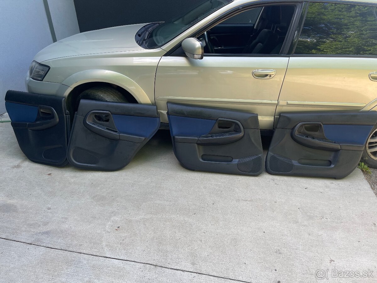 Tapaciry na dvere modre sti