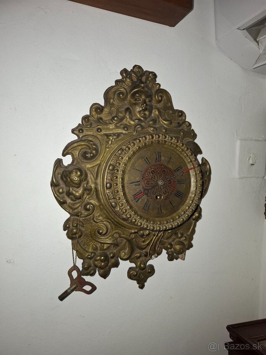 Predám funkčné starožitné bronzové hodiny KIENZLE 75 €