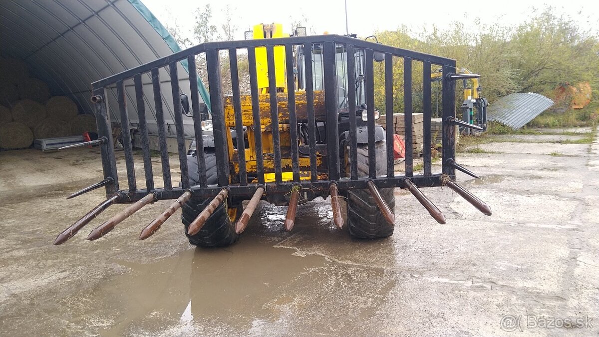 Adaptér na rozhrn siláže