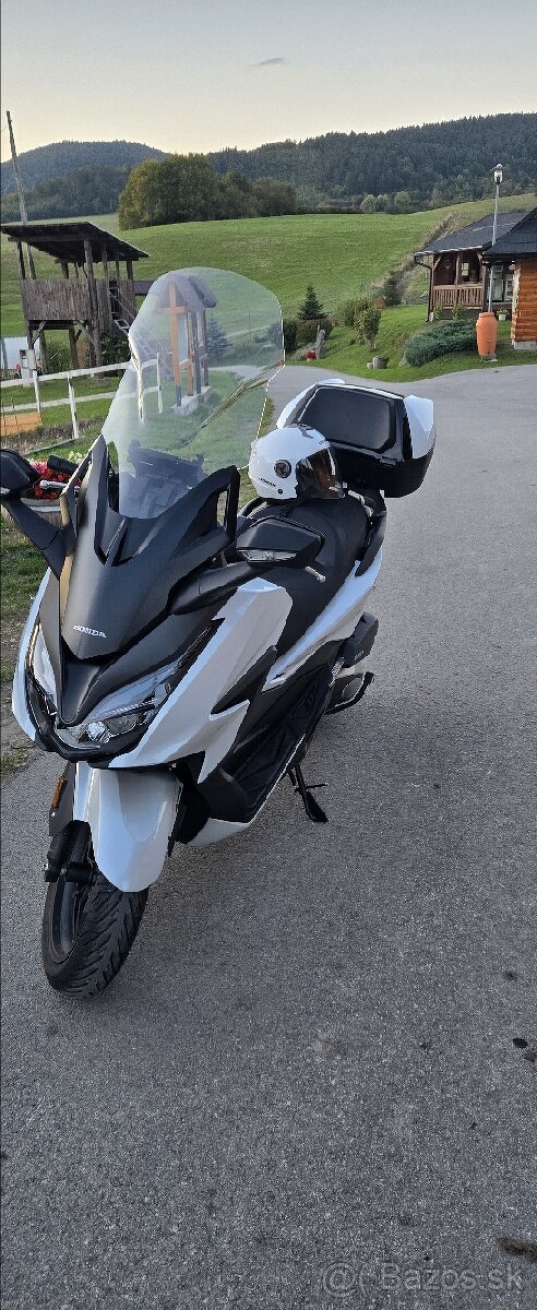 Honda Forza 125, vyhrievané gripy honda, športový variátor