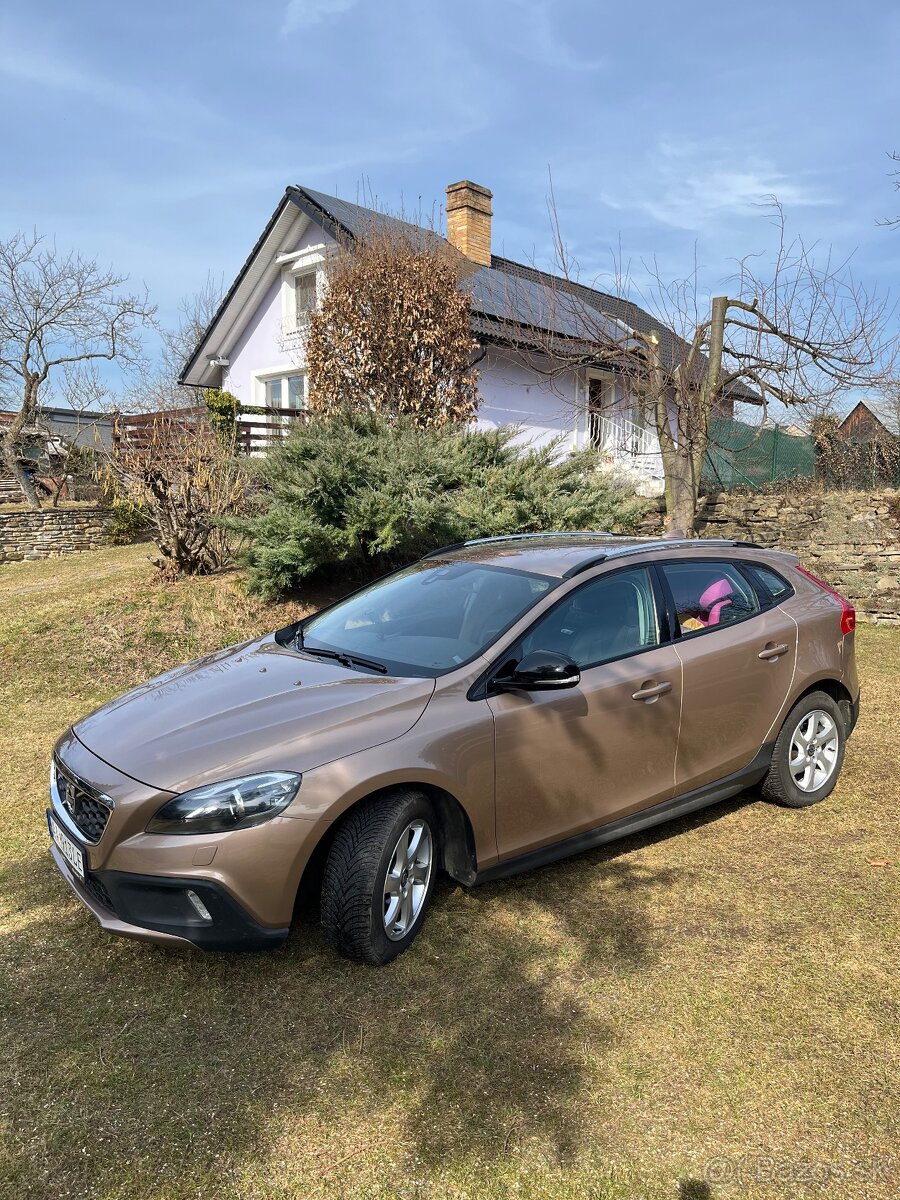 Volvo V40 Cross Country D2 Automat _ upravená cena