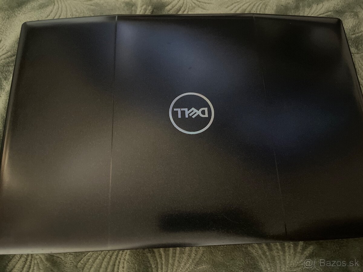 Predám herný notebook Dell G5 15, výkonný a stále veľmi scho