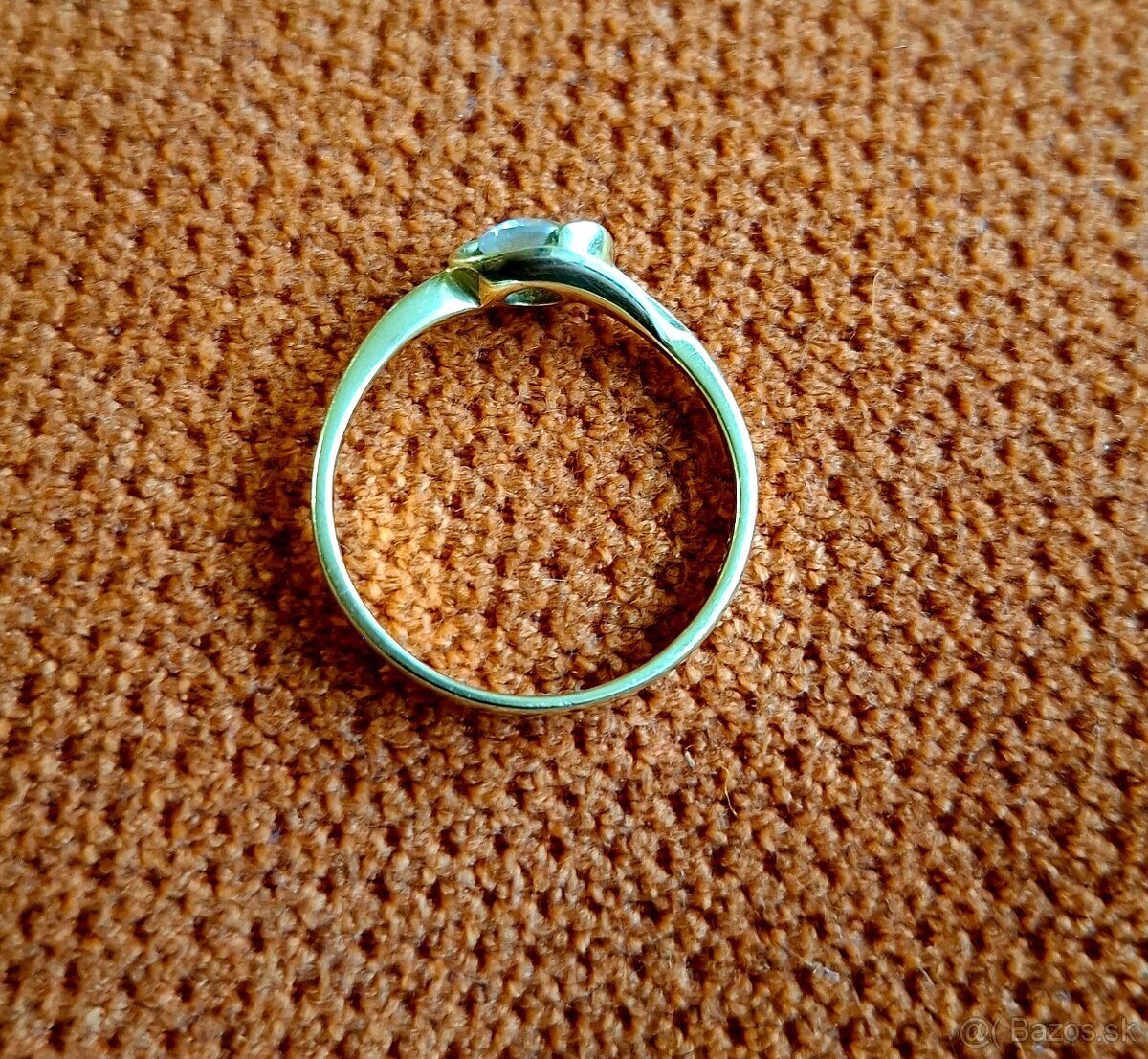 Damsky zlaty prsten 14k. 585/1000 Váha - 1.85gr