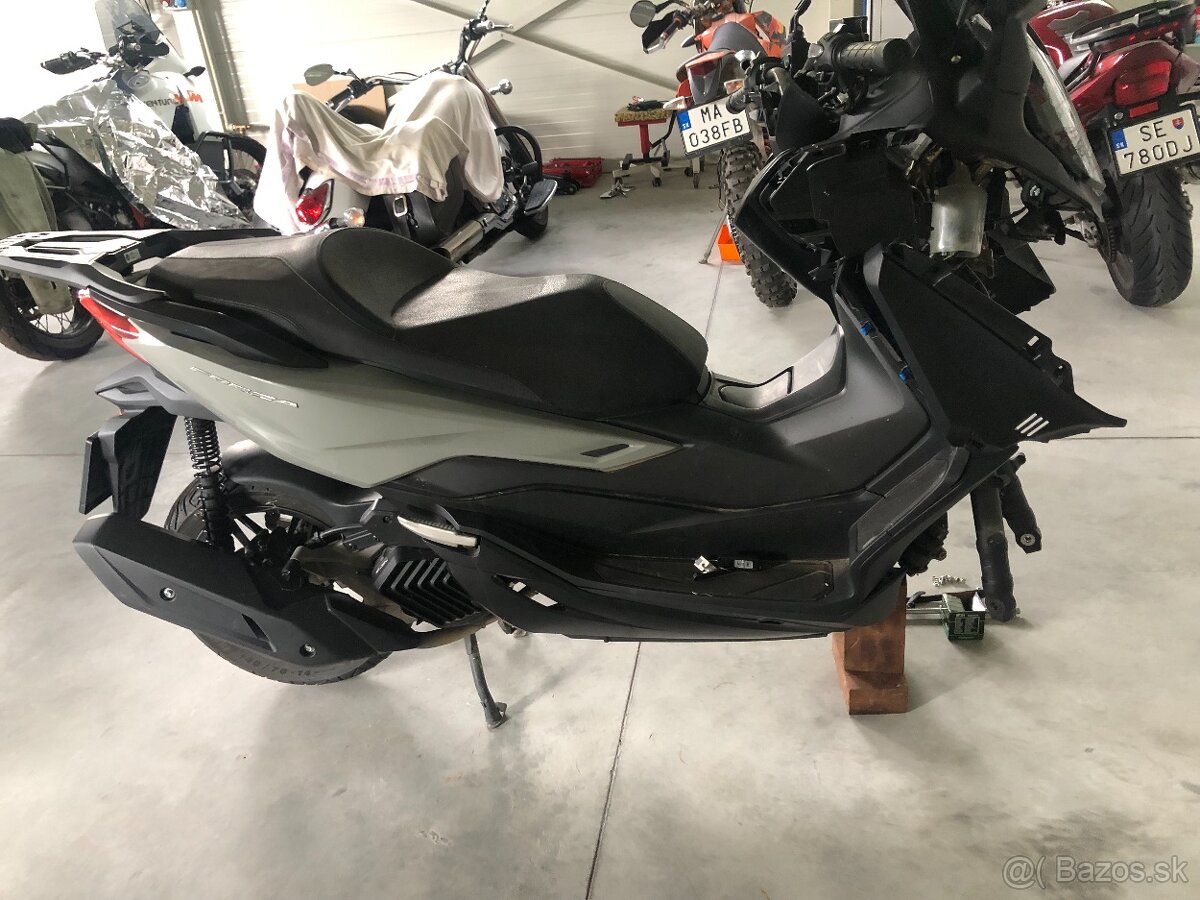 Honda Forza 125
