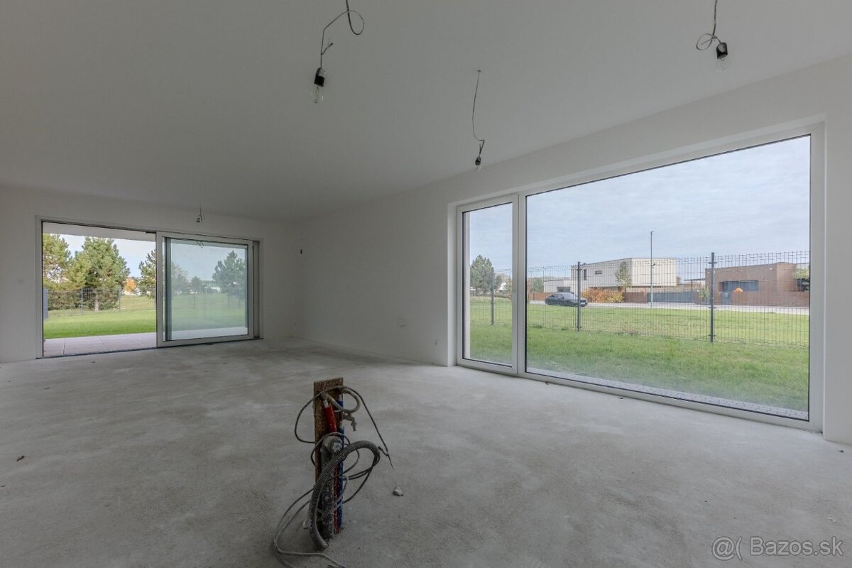 NA PREDAJ - nový, nezariadený 2-izbový byt so záhradou - Hru