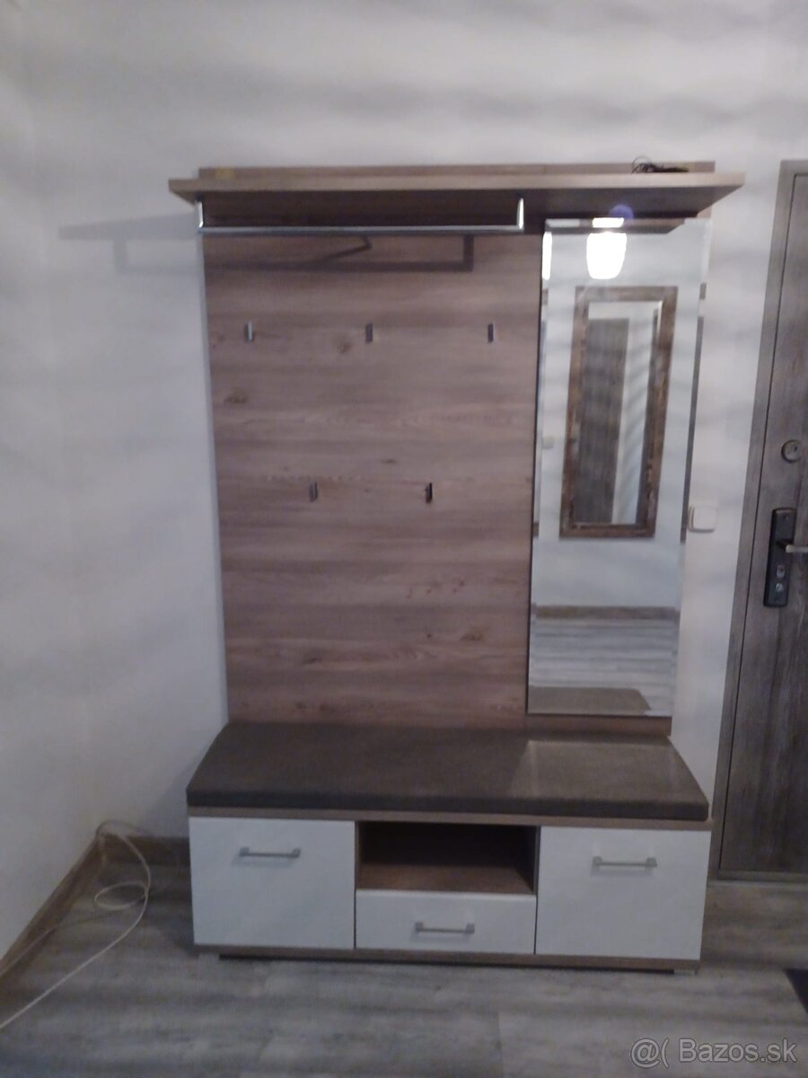 Predsieňová zostava výška celkom 198,5/130