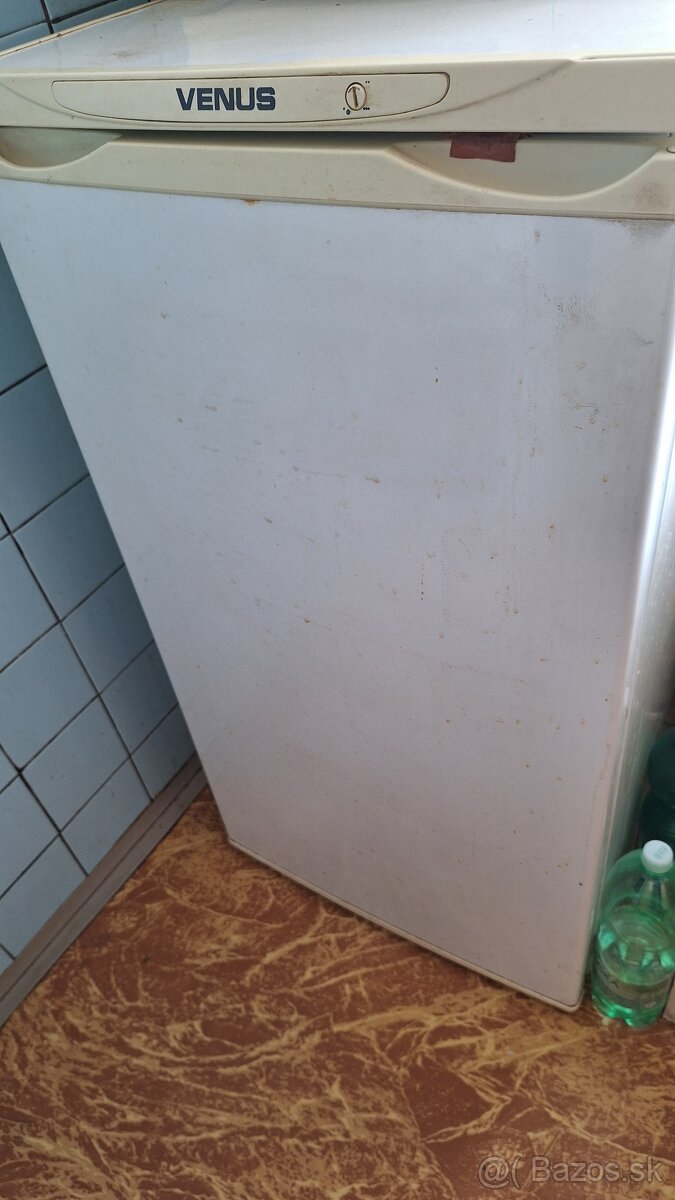 Na predaj Chladnička, práčka, mikrovlnná rúra