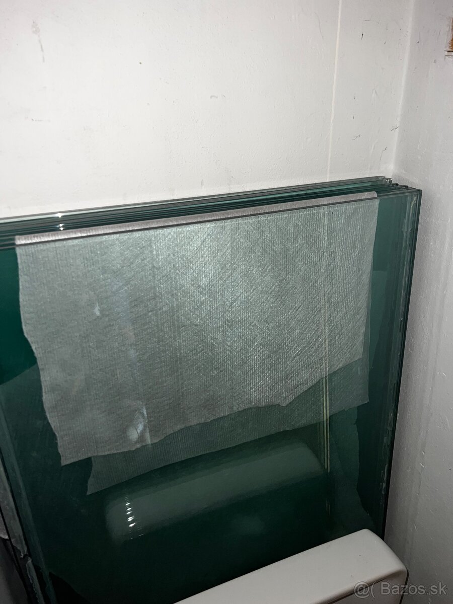 Predam Dvojsklo lepene z terasy