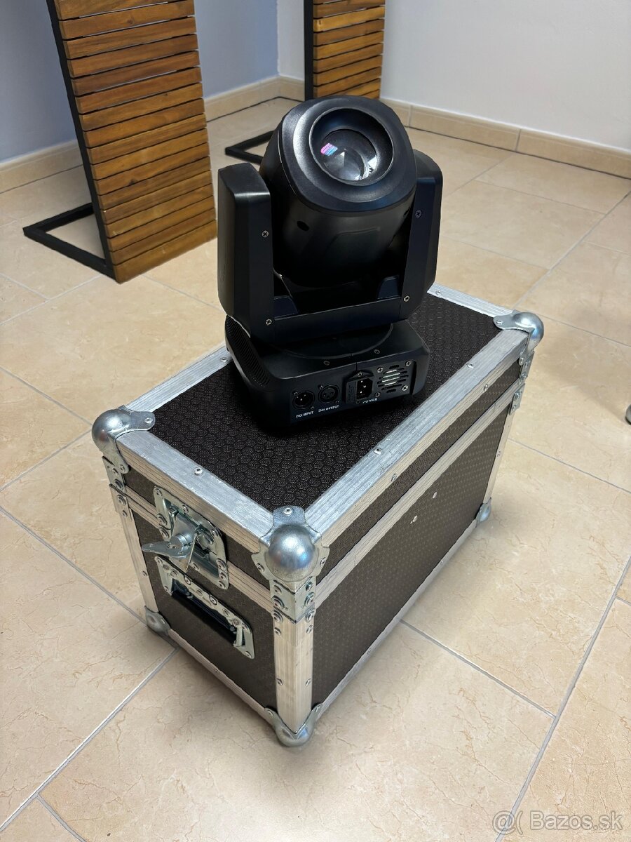 Svetelné hlavy 4ks + 2 ks case