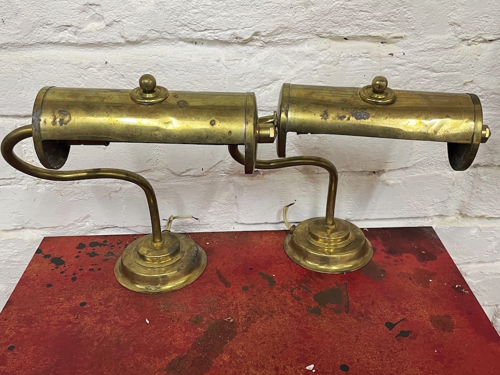 Starožitné mosadzné bankárske lampy. Pár.