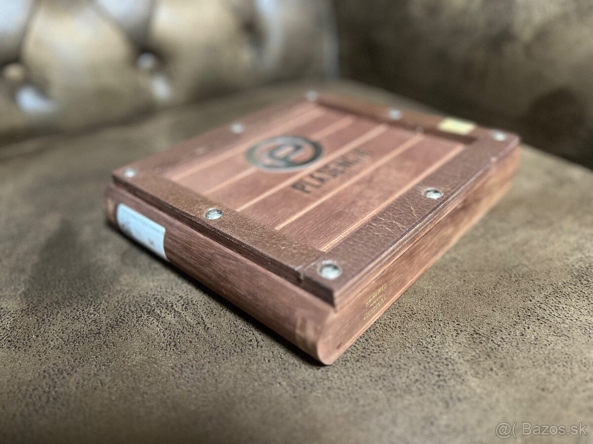 HUMIDOR NA CIGARY