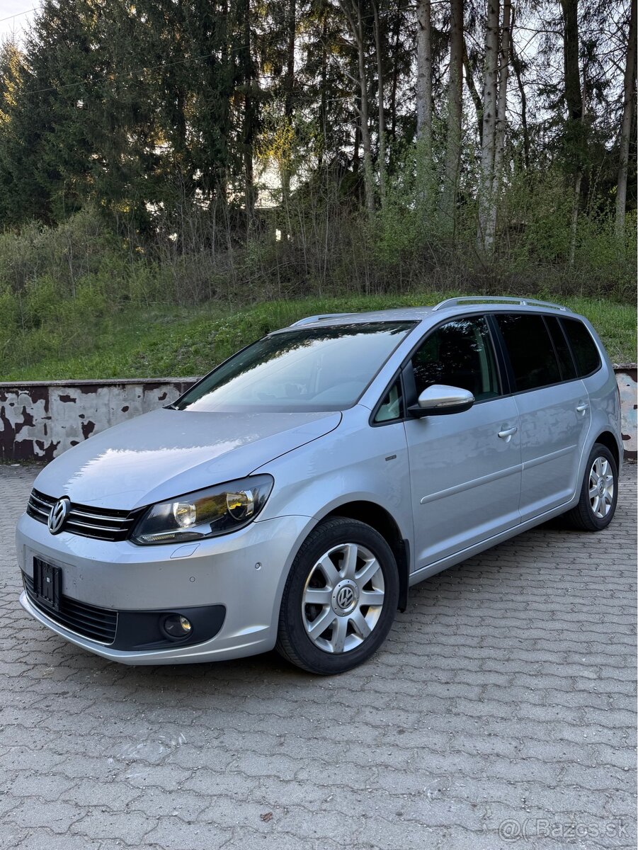 Volkswagen Touran 1.6 TDI 77kw Life, Light & Park Assist