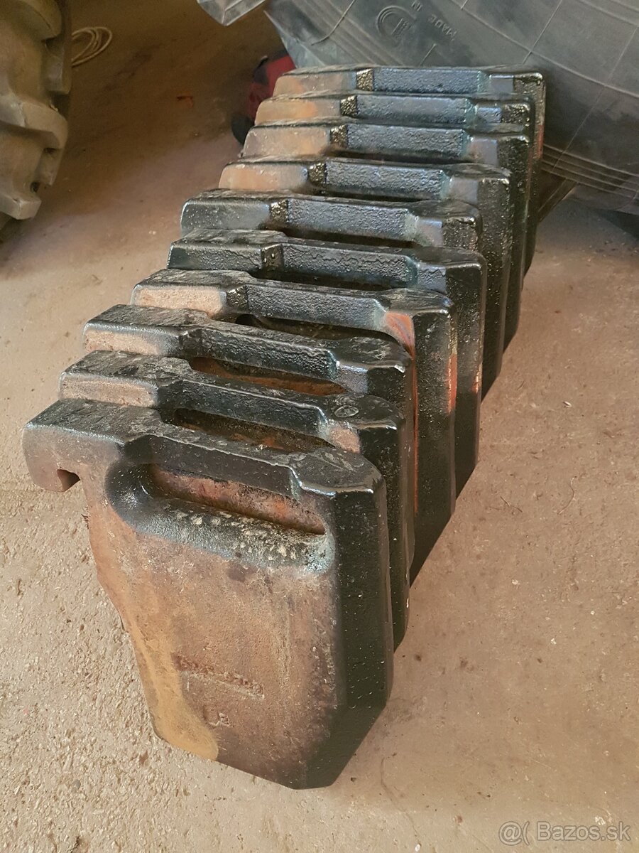 Predam závažia na traktor Zetor