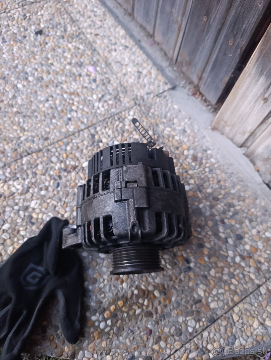 Alternátor škoda superb 1 2,5 TDI