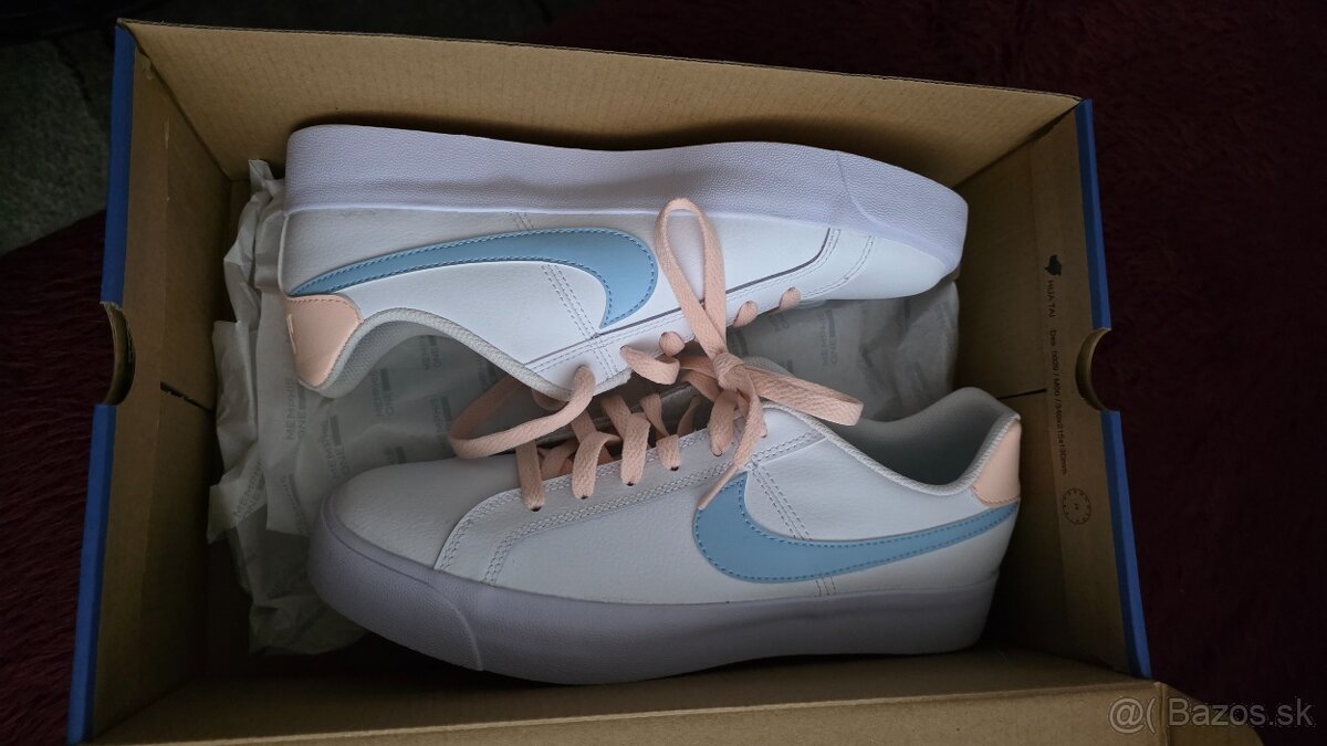 Botasky Nike 41 vn dl 26.5.....uni