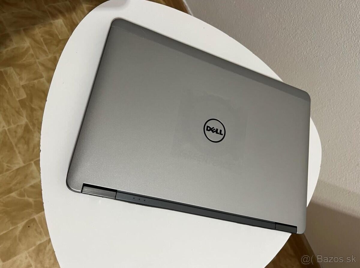 Predám notebook DELL E7240 na náhradné diely alebo na opravu