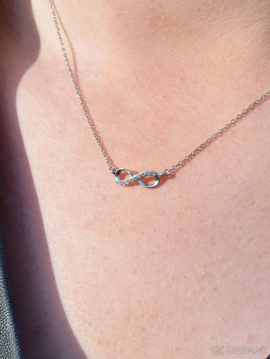 Strieborný náhrdelník nekonečno - nový - darčekové balenie