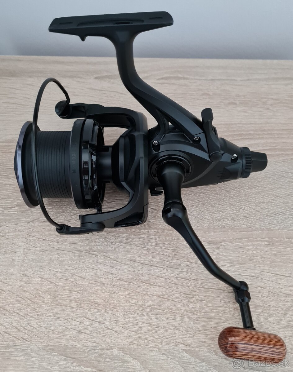 Baitrunner navijak Giants Fishing Deluxe Reel 9000