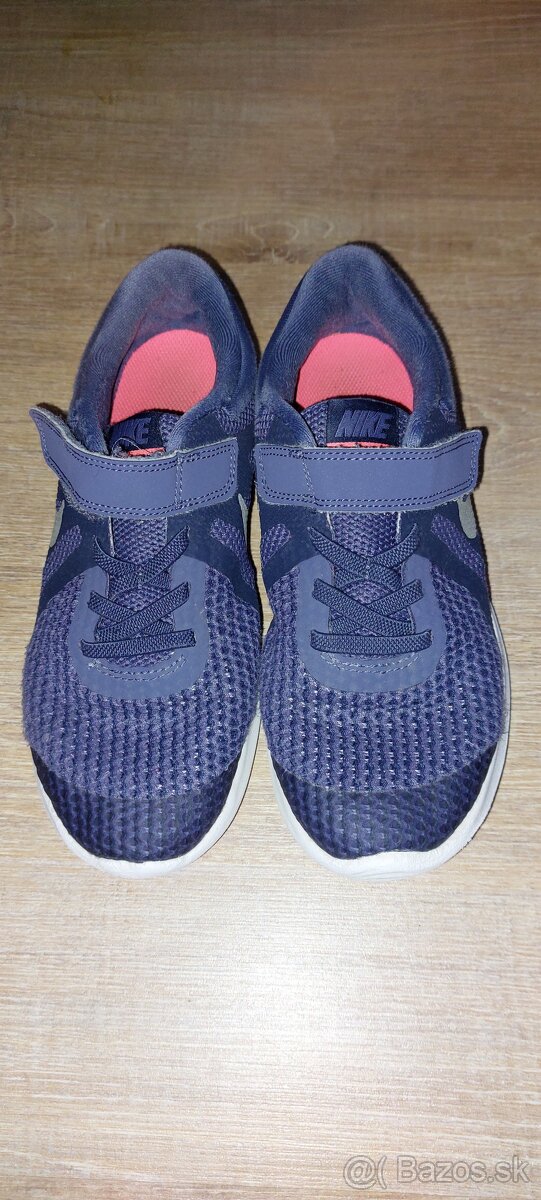 NIKE tenisky vel. 34