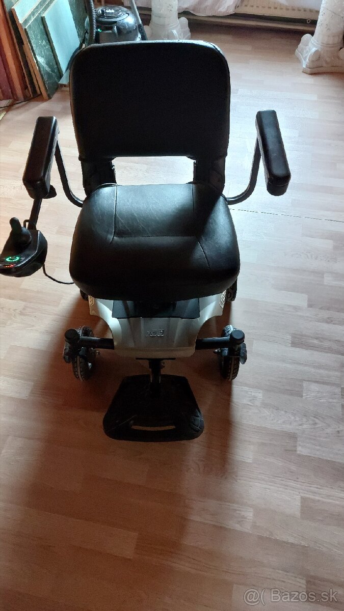 Elektricky mobilny vozik