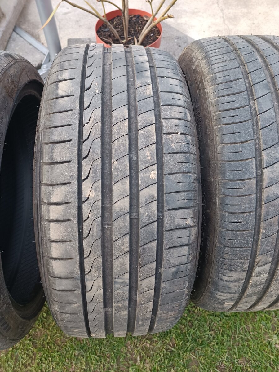 215 40 R17 Imperial ecosport2