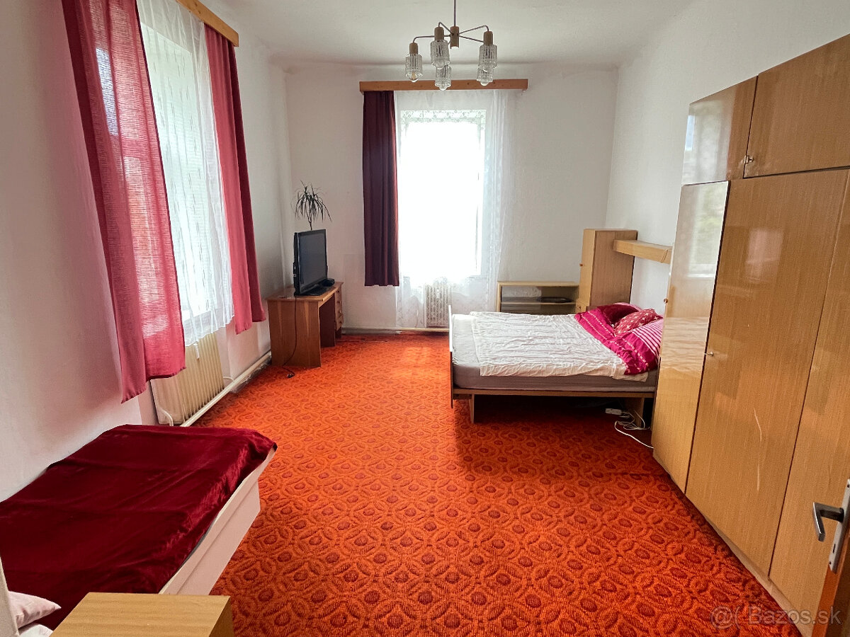 Veľkometrážny 2 izbový byt so záhradou v Tr. Teplej