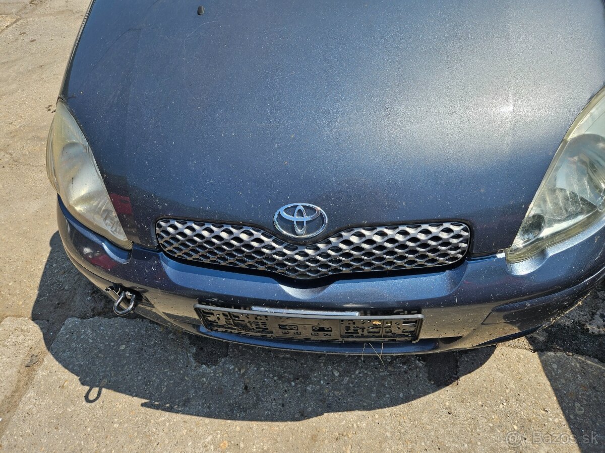 Toyota Yaris 1,33 a Corolla 1,8 4x4, rôzne diely.
