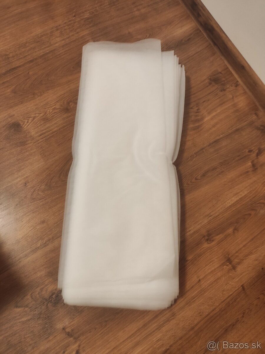 tyl jemný