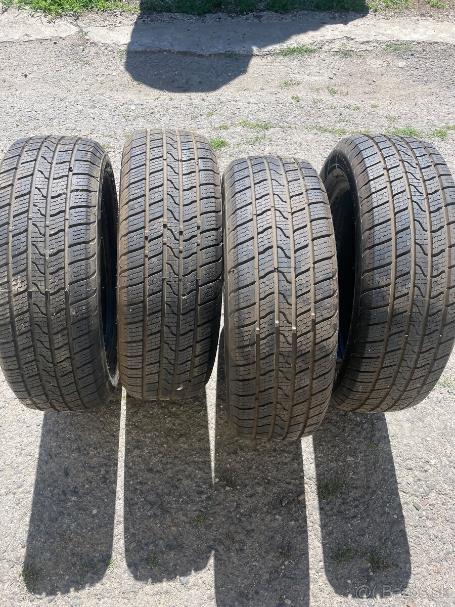 Windforce 215/60r17 celoročné