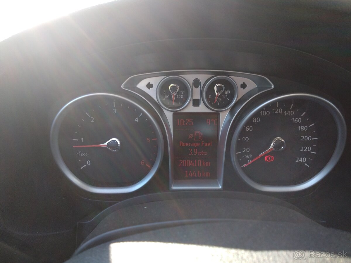 Predám ford focus 2010