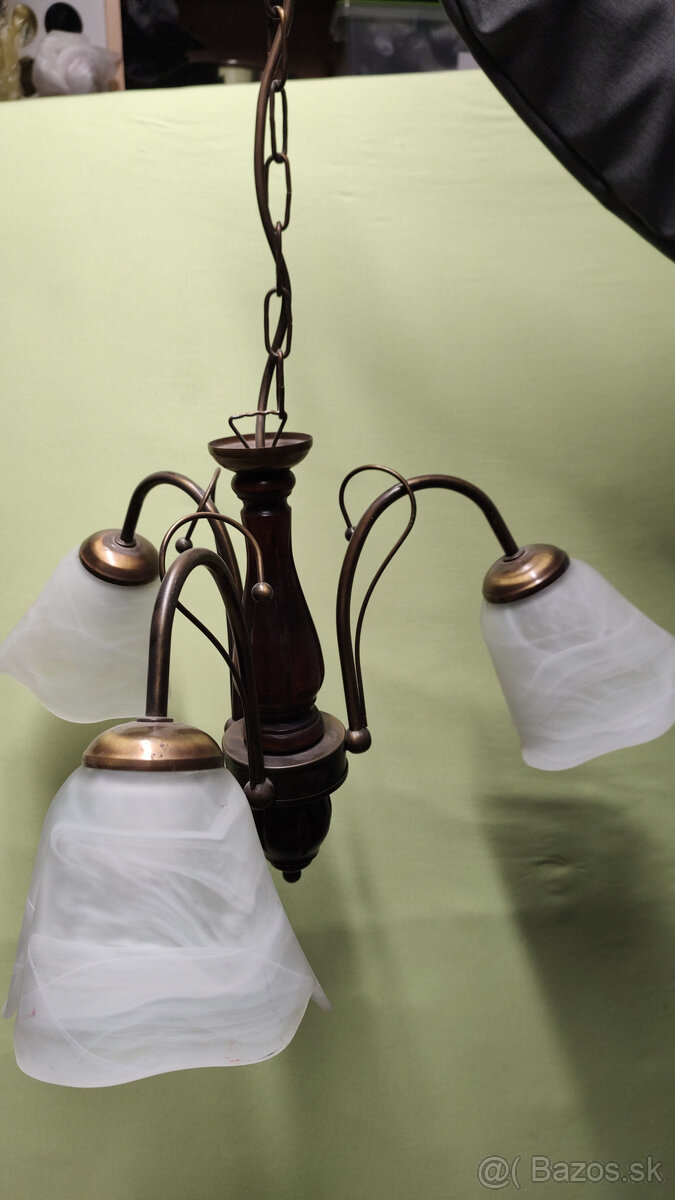 Predám luster a lampu na nočný stolík