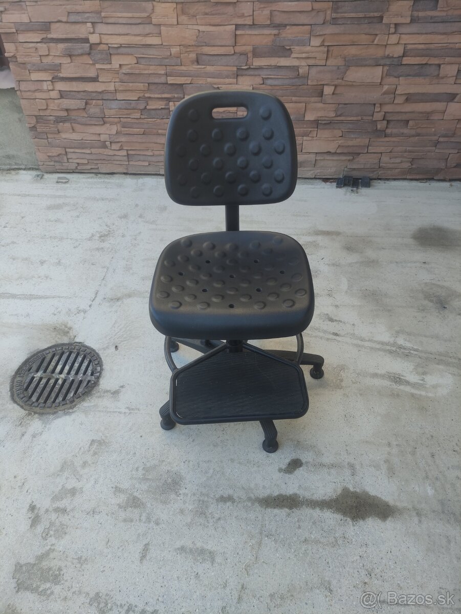 Dielenské pracovné stoličky