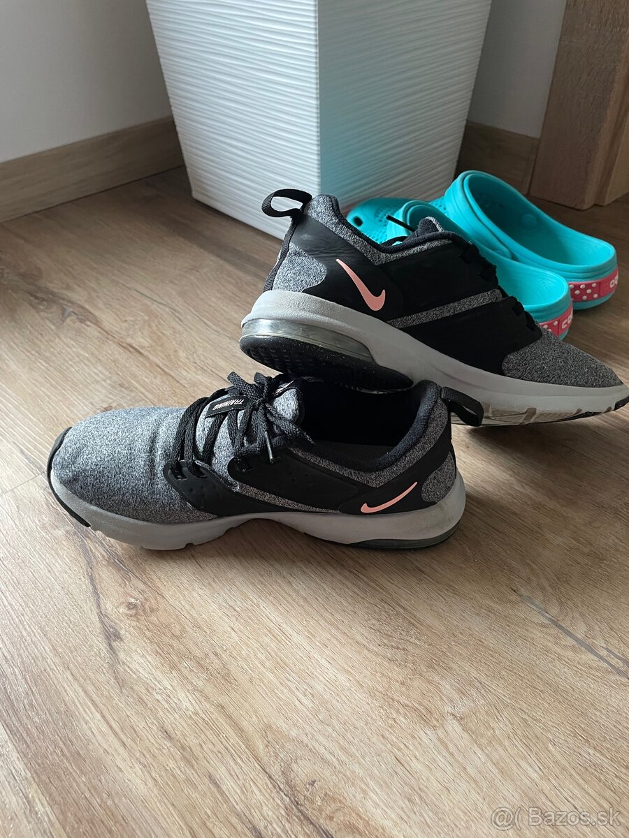 Dámske tenisky Nike vel.36