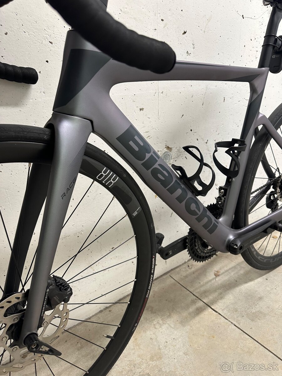 Bianchi Oltre Race cestny bycikel