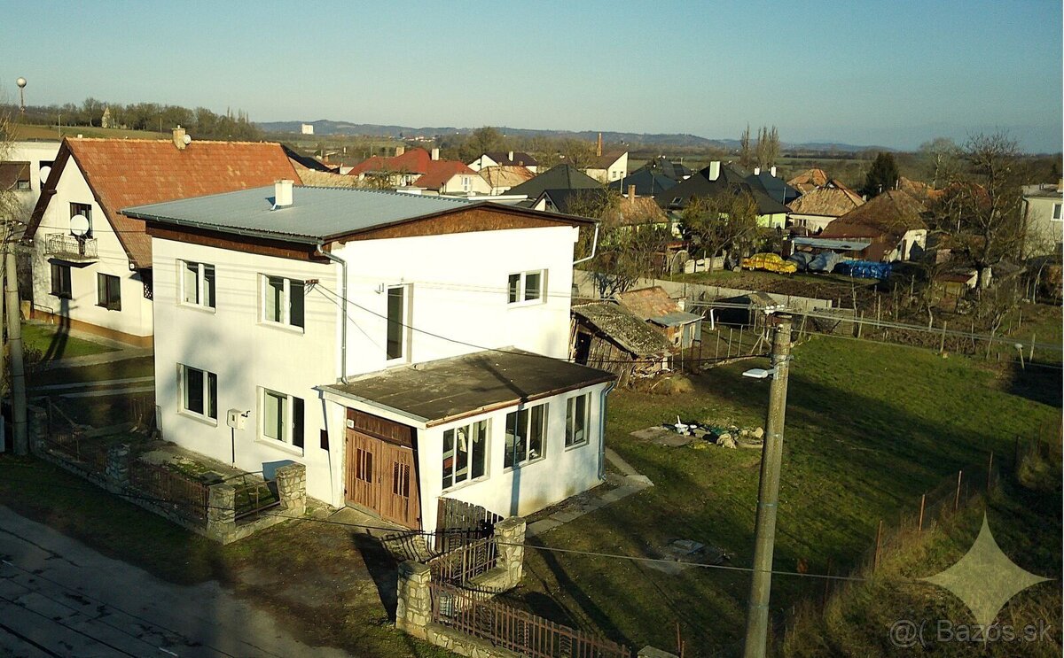 REZERVOVANÉ - Zrekonštrouvaný 4 - izbový rodinný dom v obci