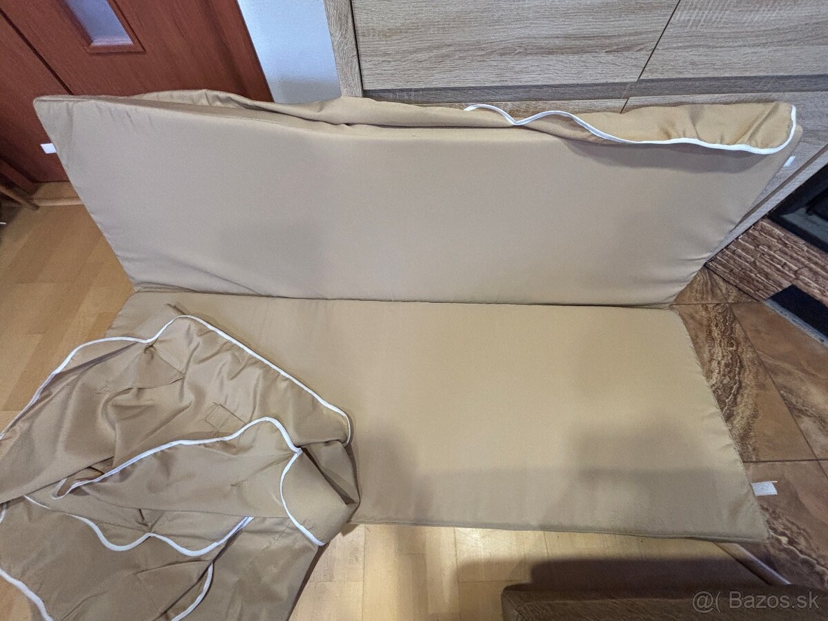 Predám podušku a striešku na záhradnú hojdačku