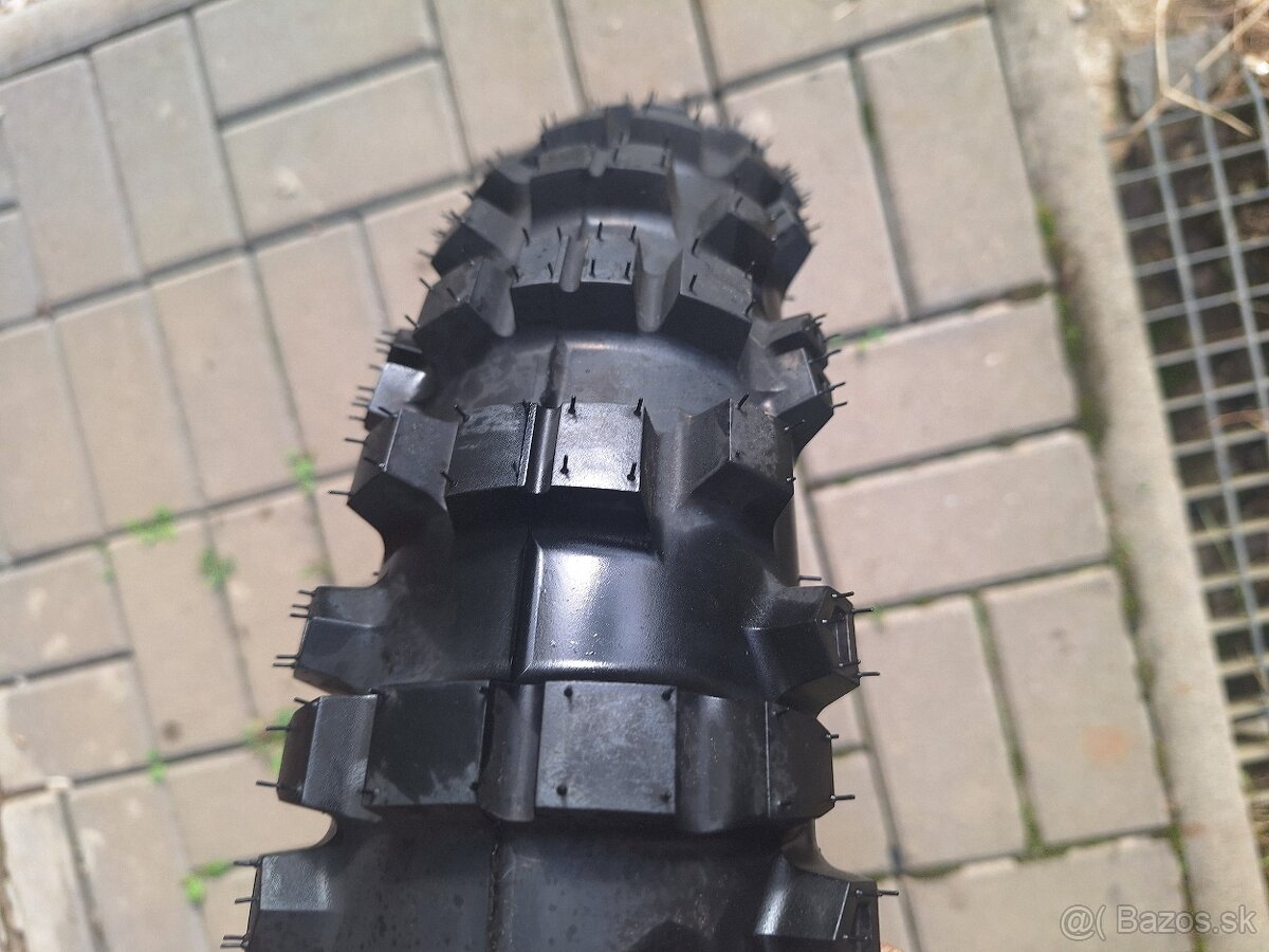 Pneu 90/90-18