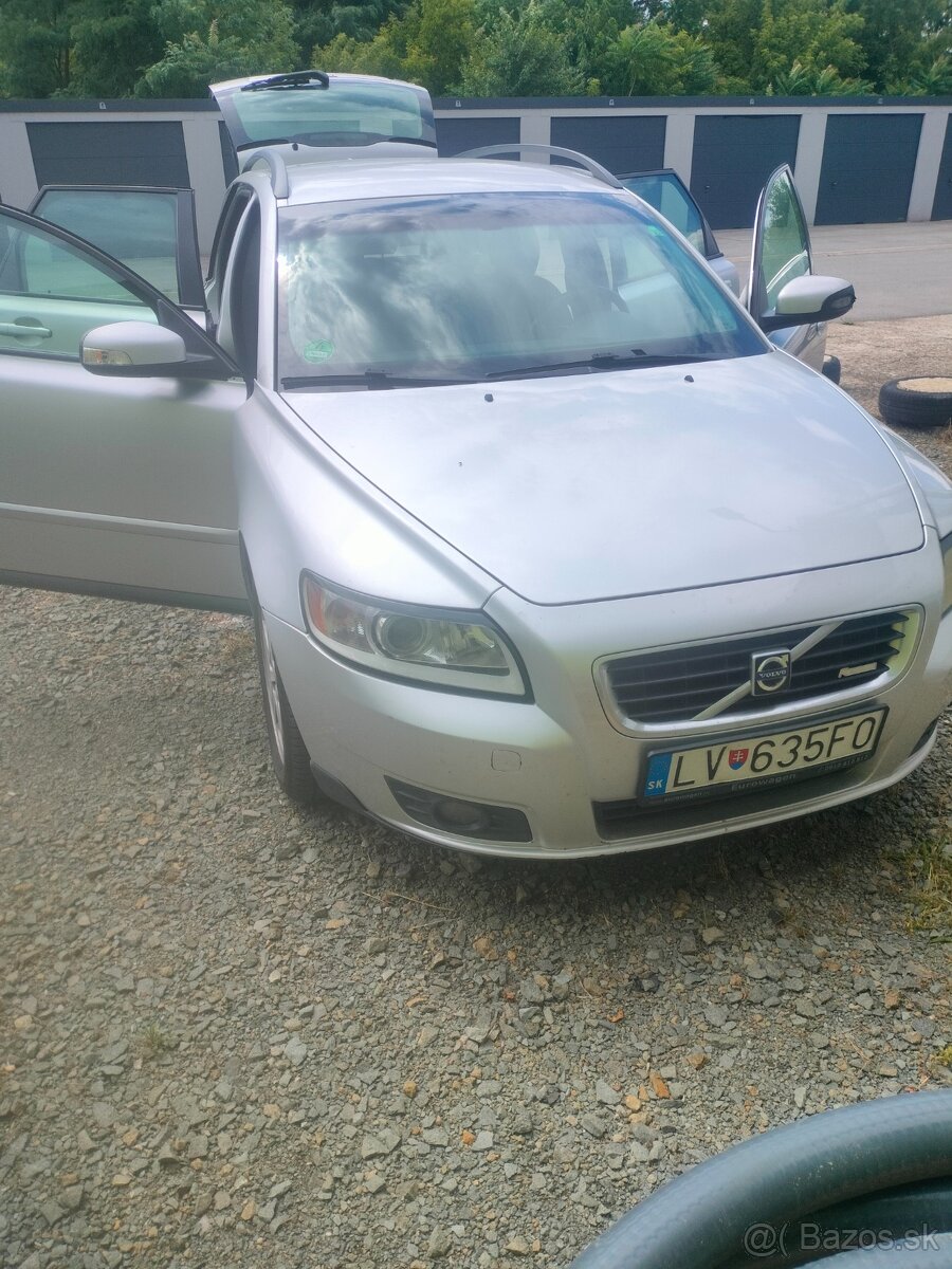 Predám Volvo V50 2.0tdi 100kw rok 2008